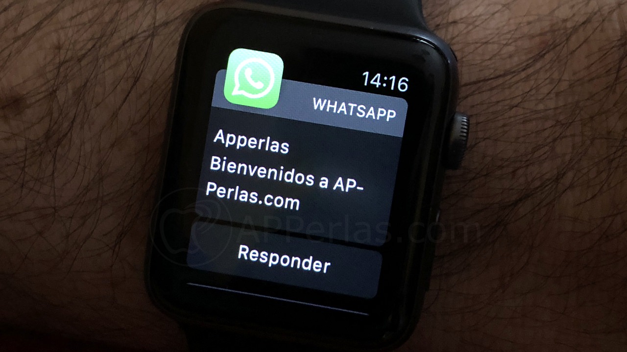 Cuidado con la app que permite escribir Whatsapp desde Apple Watch