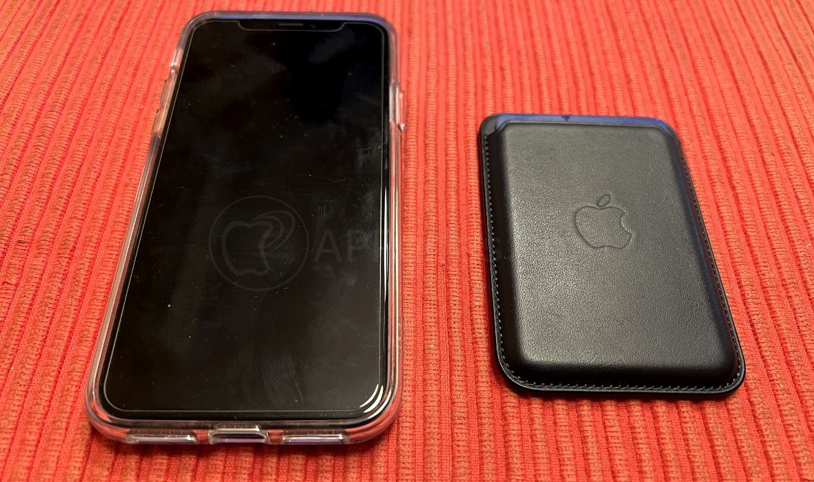 iPhone 11 PRO y cartera Magsafe iPhone 11 PRO y cartera Magsafe