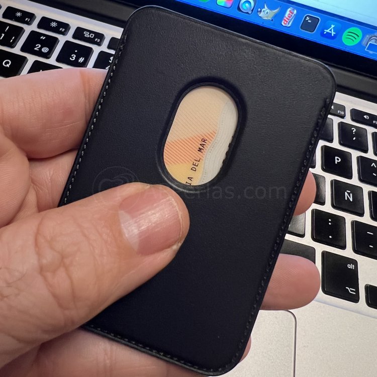 Sacar las tarjetas de la cartera Magsafe Sacar las tarjetas de la cartera Magsafe