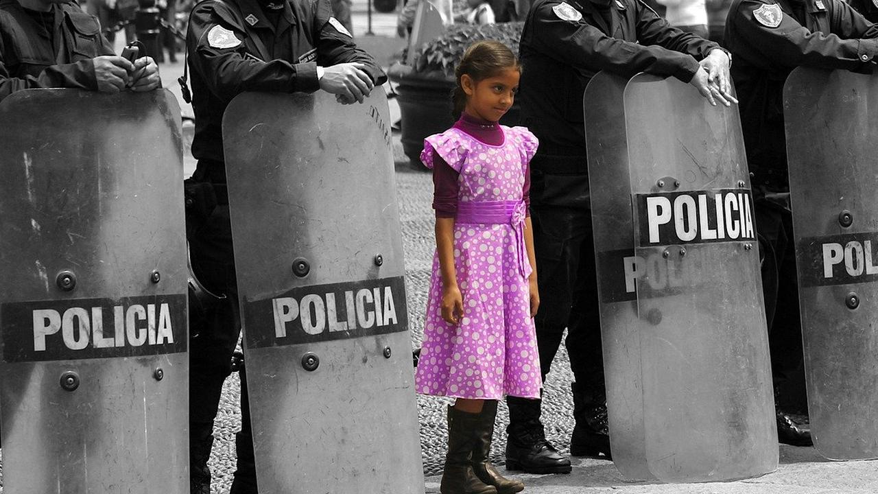 Cómo quitar color a una imagen en WhatsApp Cómo quitar color a una imagen en WhatsApp
