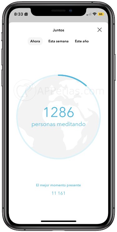 Personas meditando con la app ahora Personas meditando con la app ahora